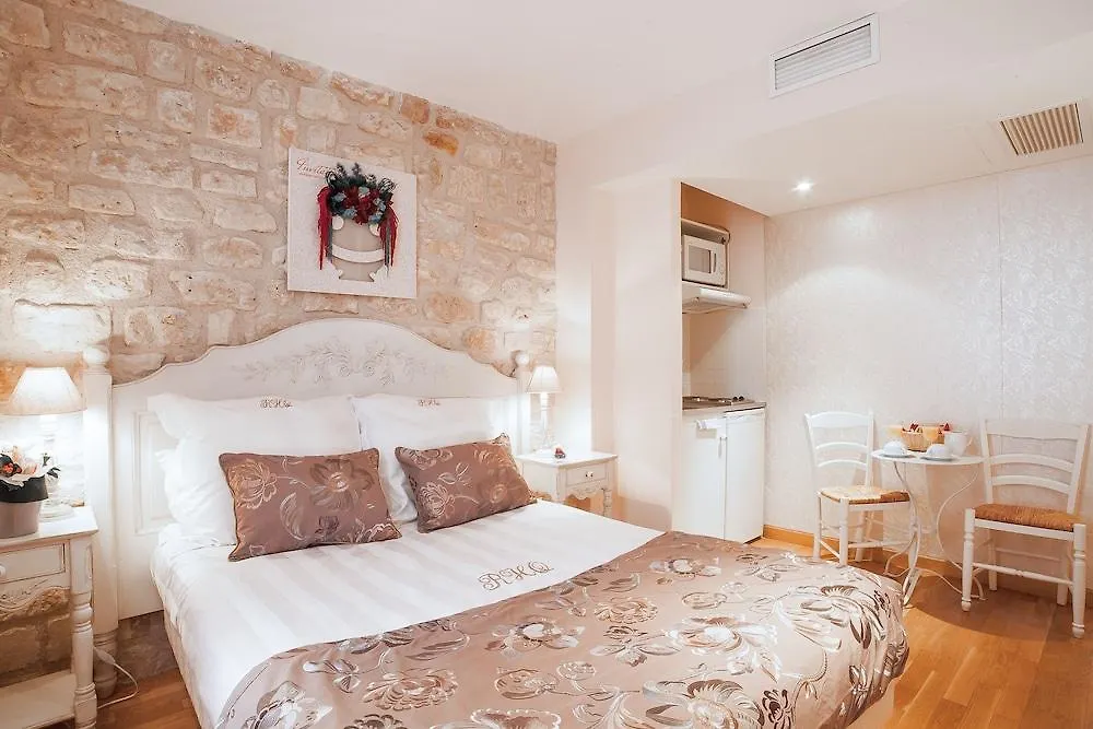 Sonder Quintinie Aparthotel Paris 2*,  France