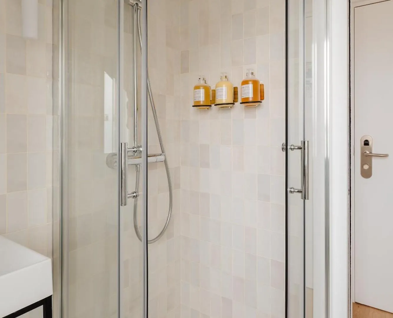 **  Sonder Quintinie Aparthotel Paris France