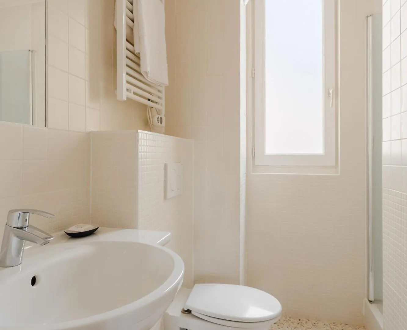 Sonder Quintinie Aparthotel Paris France