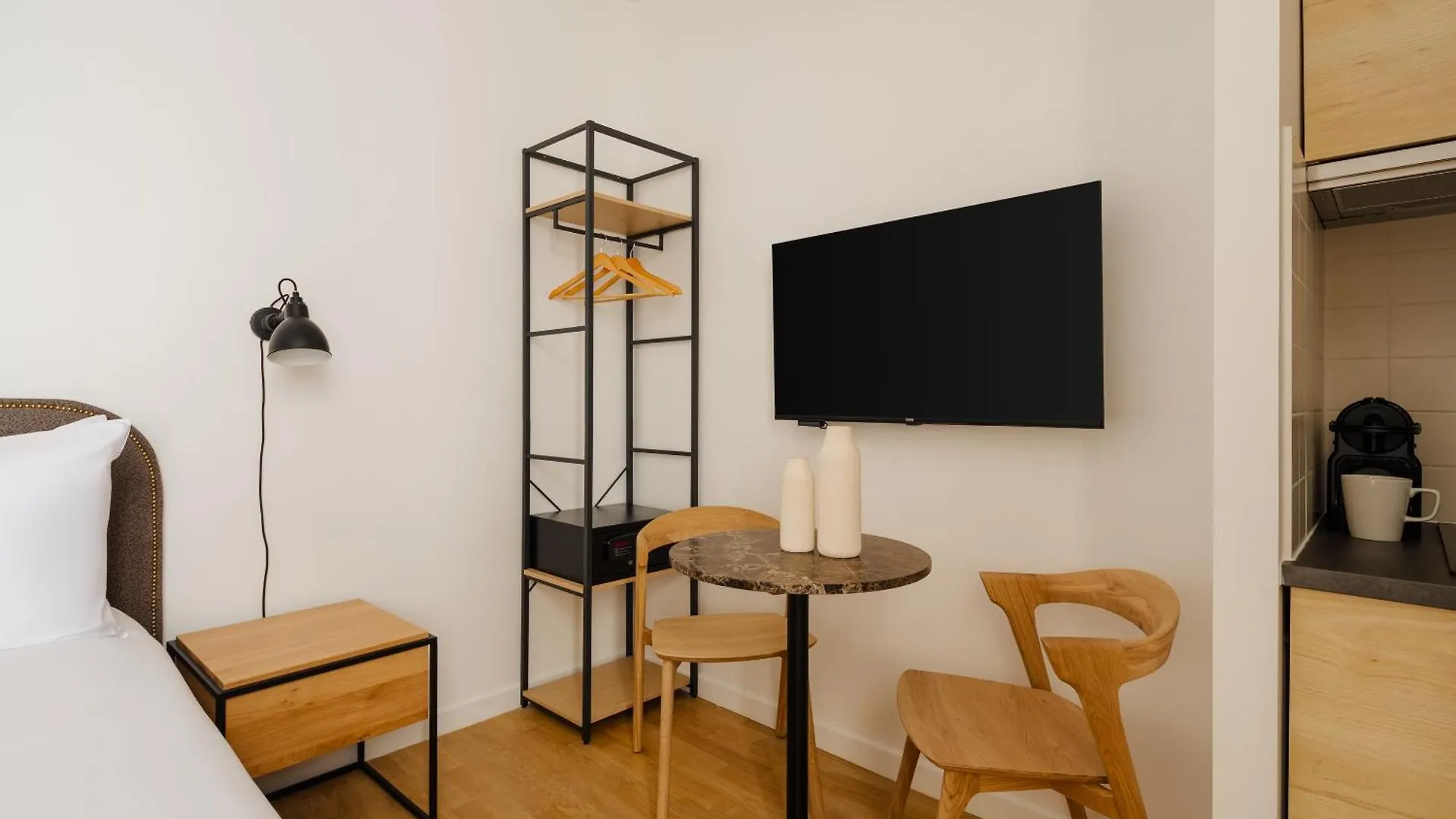 Sonder Quintinie Aparthotel Paris 2*,  France